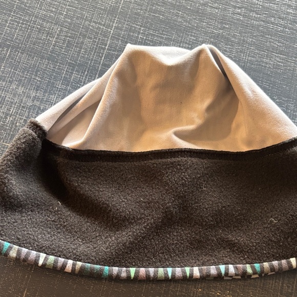 Geometric Patterned Hat - Picture 5 of 6